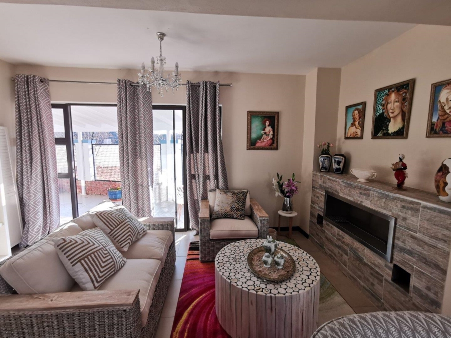 3 Bedroom Property for Sale in Van Der Hoff Park North West